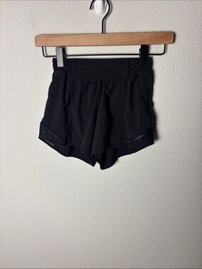 Lululemon Hotty Hot Short II *Long 4"
Black W7ARLT